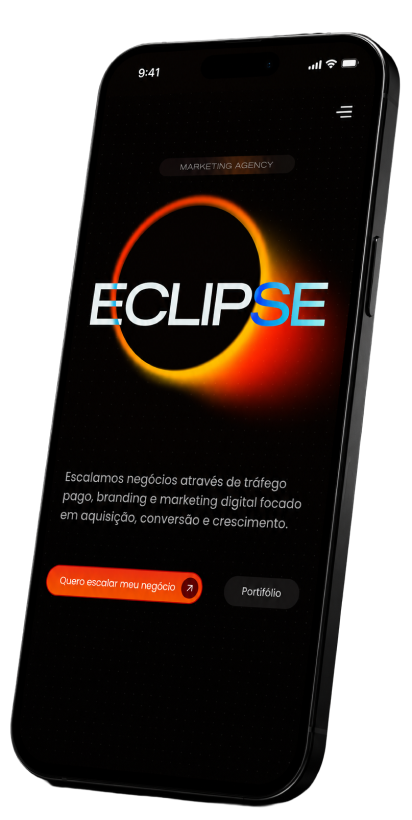 Projeto conceitual para agência de marketing exibido em notebook e celular